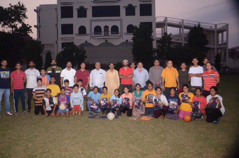 राज्यस्तरीय महिला फुटबॉल चैम्पियनशिप के लिये हनुमानगढ़ के खिलाड़ी रवाना